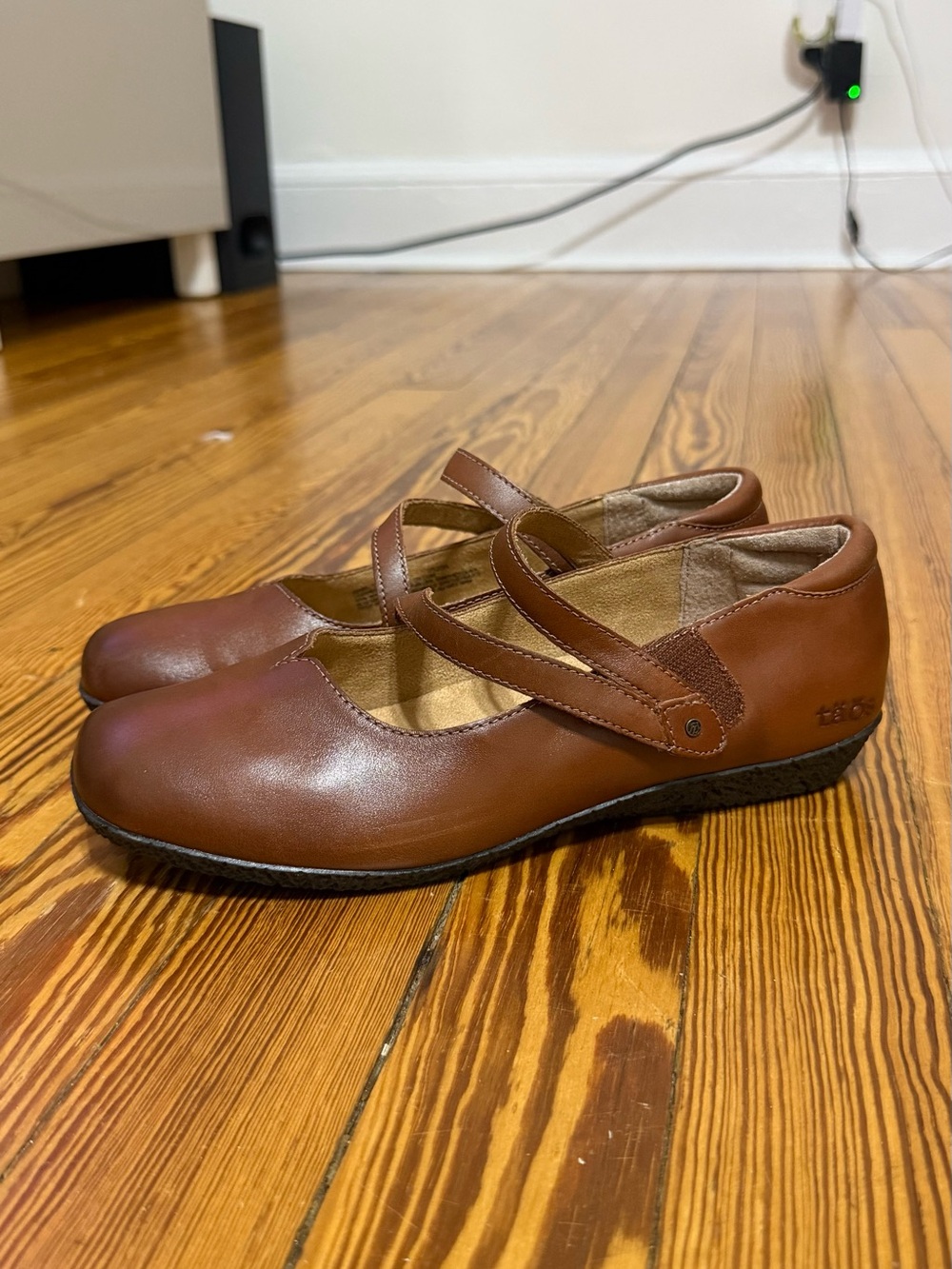 Taos Footwear Brown Mary Jane Flats with Strap - Picture 3 of 9
